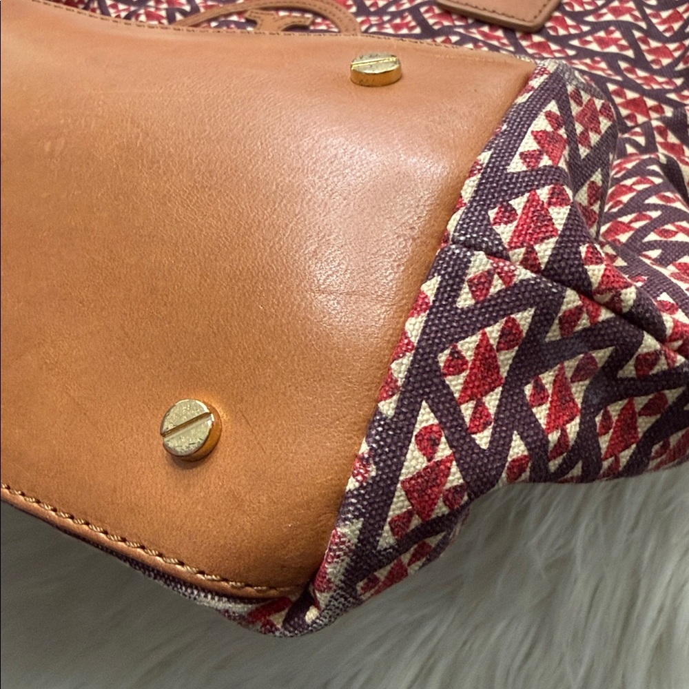Rare TORY BURCH Jaden Tote Retails $498 - Picture 10 of 16
